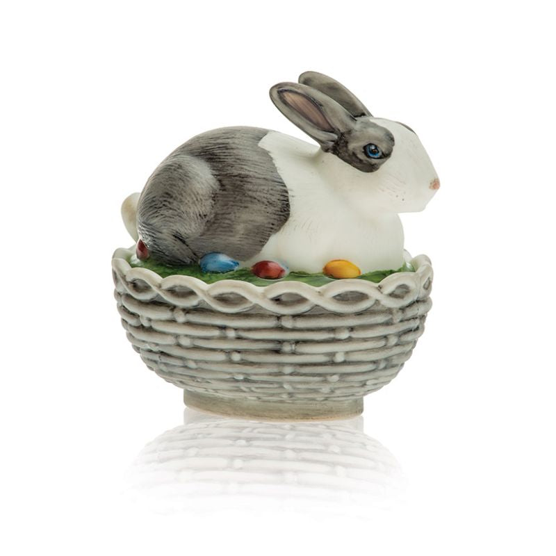 Bunny on Basket Blk & Wh Antqd
