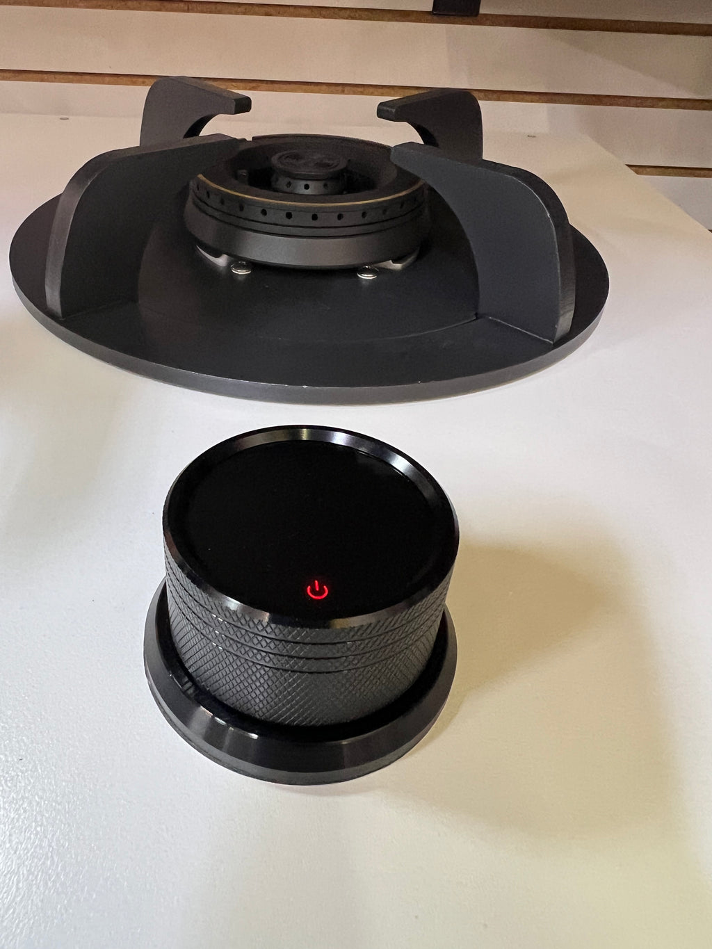 VARIOCOOK BLACK GAS WITH SMART KNOB INSTALLED IN COUNTER TOP